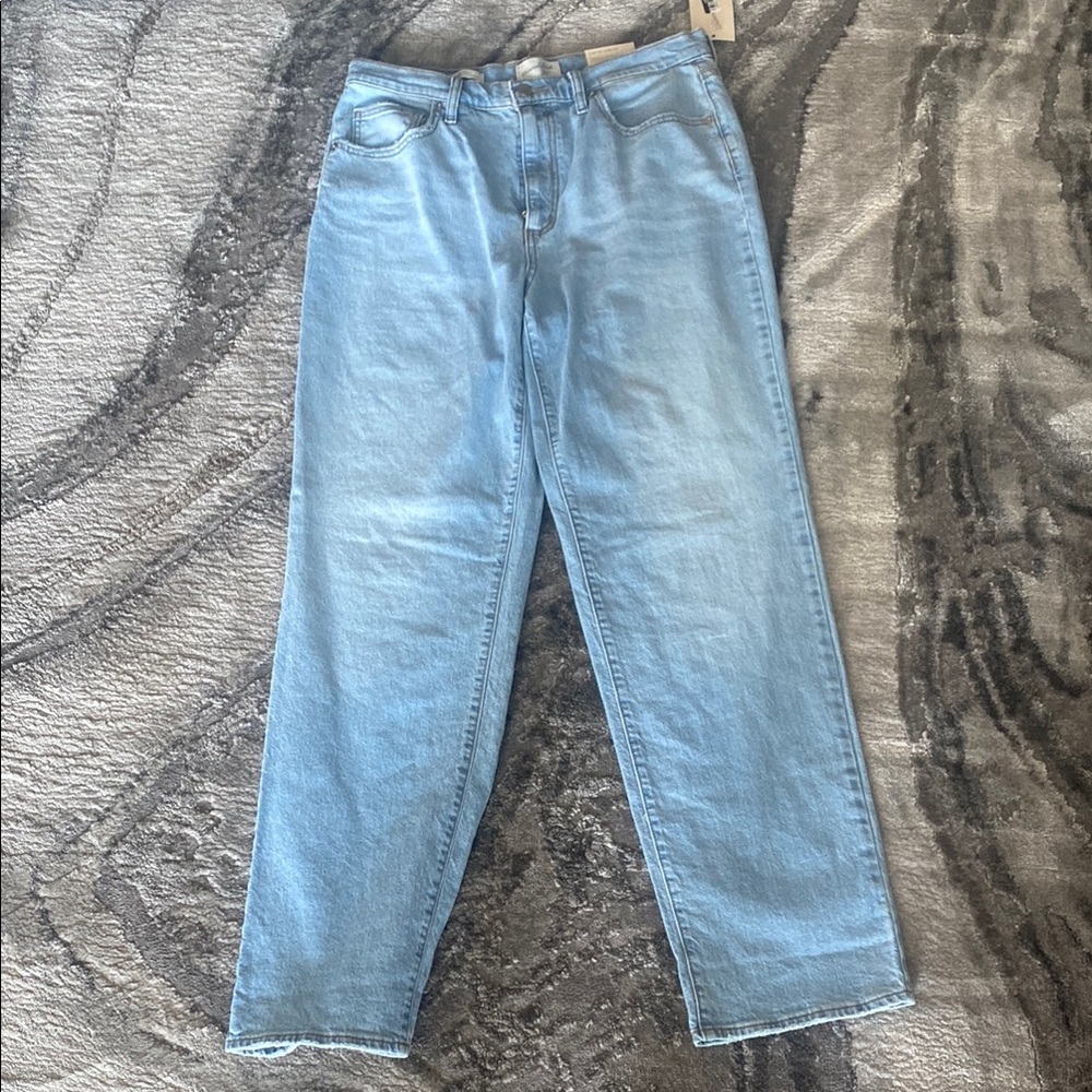 Universal Threads comfort stretch high rise 90’s straight light wash  12R